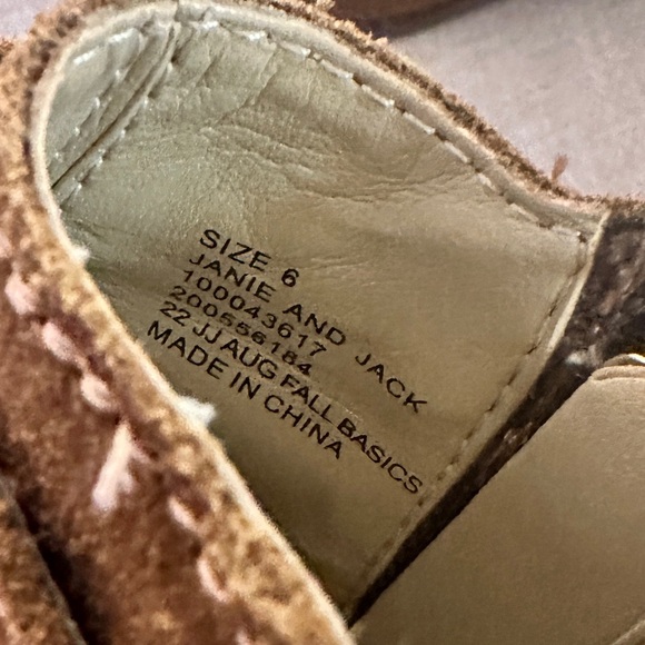 Janie And Jack Brown suede boots - Picture 4 of 4